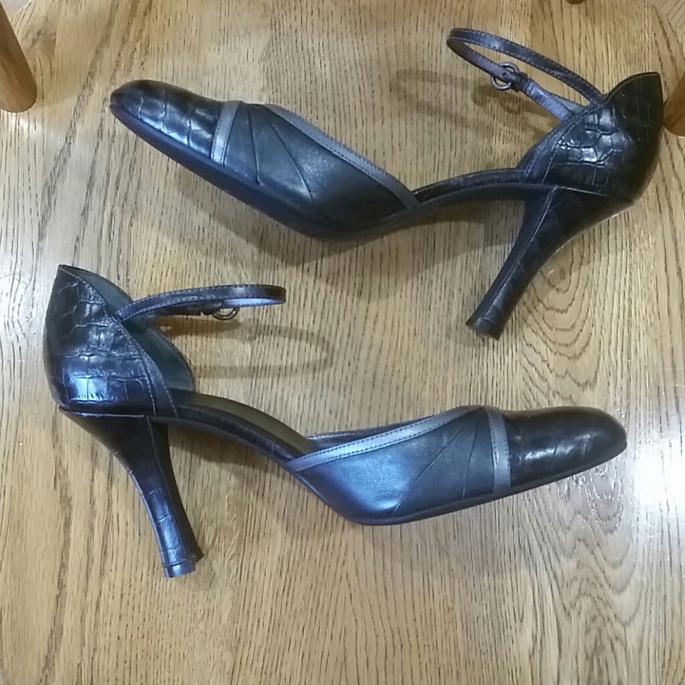 Cole Haan vintage anklestrap pumps size 9